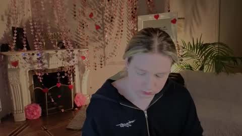 jes_solar online show from February 20, 10:10 pm