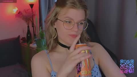  JessieVibes online show from May 28, 3:31 pm