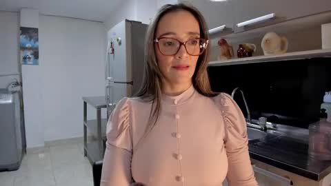 Snapshot of jess1ca_herrera chatting on December 21, 11:13 pm jessica herreraToday I will be your devil and you my victim online show from December 21, 11:13 pm