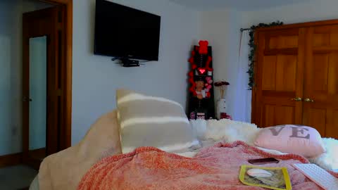 Jessabelle Diamond online show from February 25, 6:09 pm