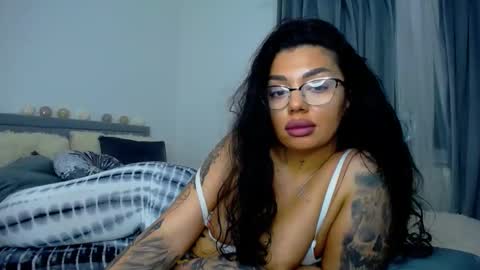 Snapshot of jessebella chatting on February 17, 4:42 am jesse online show from February 17, 4:42 am