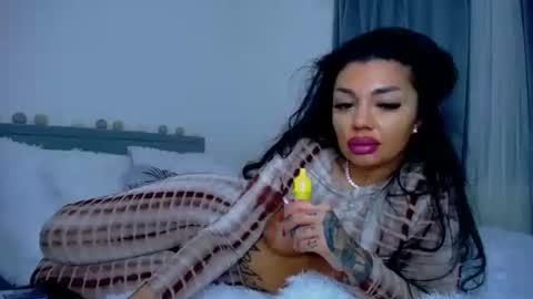 Snapshot of jessebella chatting on February 26, 5:20 am jesse online show from February 26, 5:20 am