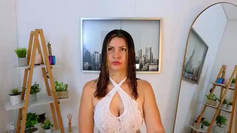 bella  adams online show from February 17, 10:45 am