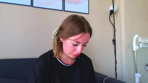 Jessy online show from November 30, 7:23 am