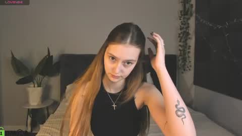 Snapshot of jessica_jensen chatting on July 7, 9:46 am Jessica Jensen online show from July 7, 9:46 am