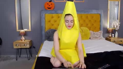 Jessica White online show from October 30, 4:58 am