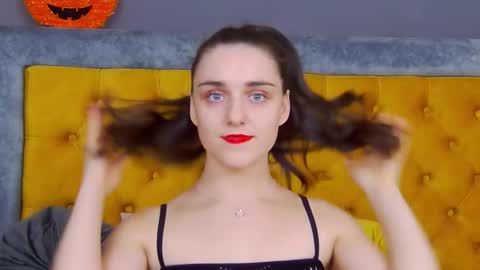 Jessica White online show from November 14, 4:55 am