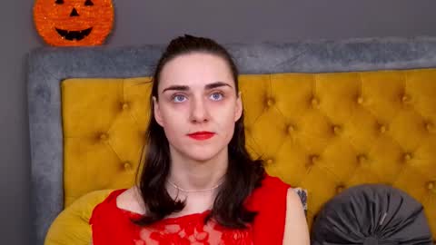 Jessica White online show from December 22, 5:04 am