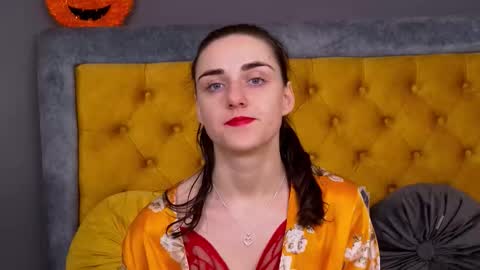 Jessica White online show from December 23, 4:43 am