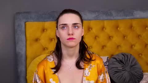 Jessica White online show from January 8, 5:10 am