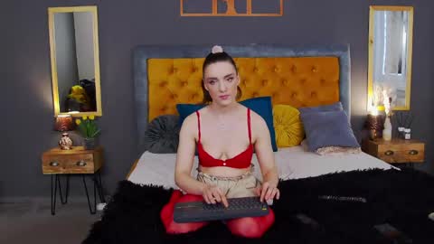 Jessica White online show from May 25, 4:29 am