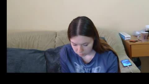 jessicaholland1 online show from April 8, 7:08 am