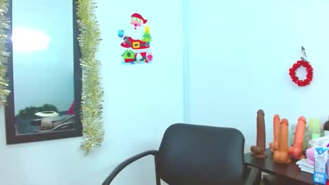 jessicarabbit4 online show from December 6, 2:24 am