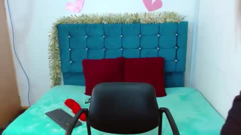 jessicarabbit4 online show from February 26, 6:26 am