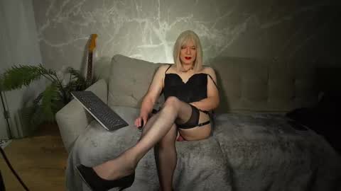 Snapshot of jessicatv chatting on November 23, 3:45 pm Jessicatv online show from November 23, 3:45 pm