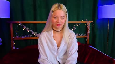 Snapshot of jessie__dean chatting on November 26, 12:17 pm Danielle online show from November 26, 12:17 pm