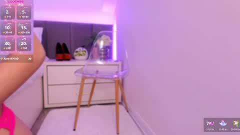 Snapshot of jessie_pinkk chatting on April 9, 5:18 pm Jessie online show from April 9, 5:18 pm