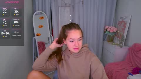 Snapshot of jessiestarz chatting on October 14, 1:56 pm Jessi online show from October 14, 1:56 pm