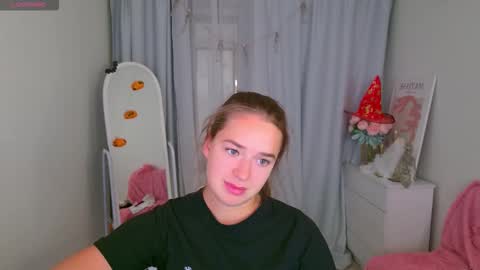 Snapshot of jessiestarz chatting on October 24, 2:02 pm Jessi online show from October 24, 2:02 pm