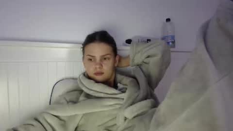 jessieryan online show from October 18, 5:21 am