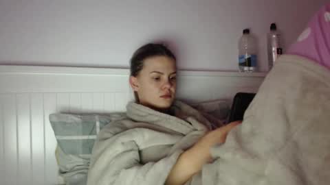 jessieryan online show from November 7, 4:45 am