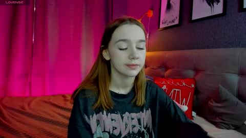 Snapshot of jessiexxiv chatting on February 4, 8:42 am Jessie online show from February 4, 8:42 am