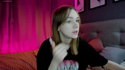 Snapshot of jessiexxiv chatting on February 11, 9:14 am Jessie online show from February 11, 9:14 am