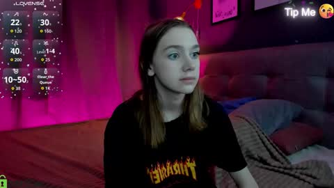 Snapshot of jessiexxiv chatting on February 18, 9:38 am Jessie online show from February 18, 9:38 am