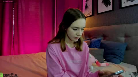 Snapshot of jessiexxiv chatting on February 24, 9:40 am Jessie online show from February 24, 9:40 am