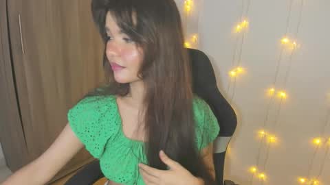 Jessi  online show from October 23, 8:40 pm