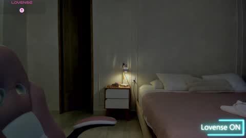    online show from December 14, 11:15 am