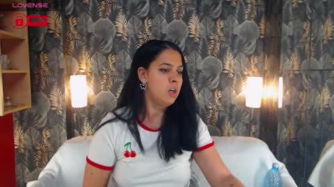 Snapshot of jessthewicked chatting on December 1, 9:15 pm JessTheWicked online show from December 1, 9:15 pm