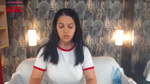 Snapshot of jessthewicked chatting on December 17, 5:36 pm JessTheWicked online show from December 17, 5:36 pm