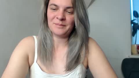jessyangels online show from April 15, 7:37 am