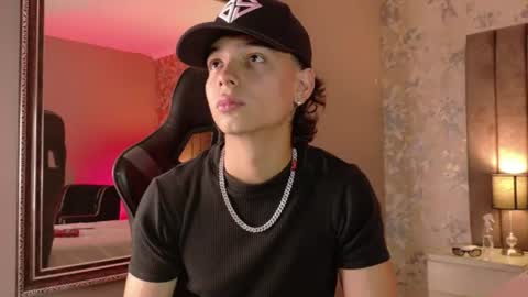 Snapshot of jessywhite1 chatting on July 12, 10:01 pm Jessy online show from July 12, 10:01 pm