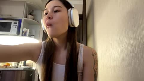 Snapshot of jesusitacatts chatting on October 27, 7:23 am Lynn online show from October 27, 7:23 am