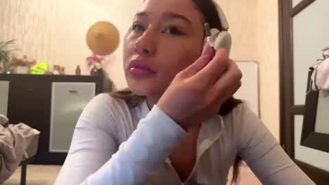 Snapshot of jesusitacatts chatting on November 3, 7:20 am Lynn online show from November 3, 7:20 am