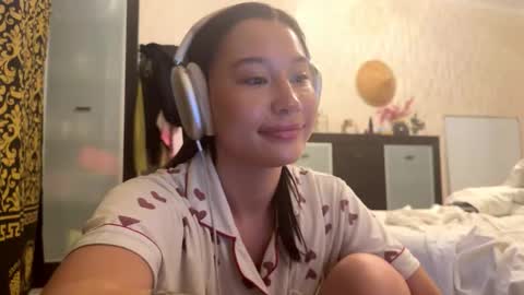 Snapshot of jesusitacatts chatting on November 13, 7:29 am Lynn online show from November 13, 7:29 am