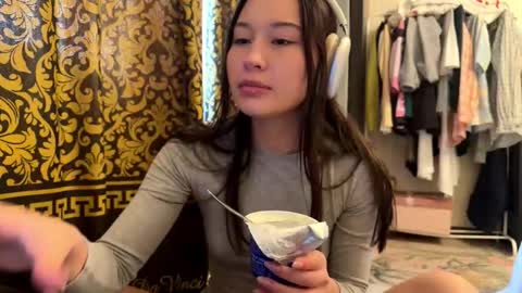 Snapshot of jesusitacatts chatting on November 16, 7:25 am Lynn online show from November 16, 7:25 am