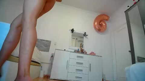 jesy online show from October 25, 7:05 am