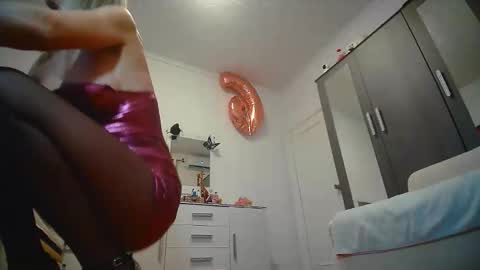 jesy online show from November 11, 7:30 am