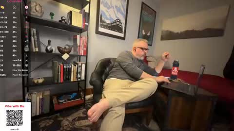 Snapshot of jet_set_cigarette chatting on July 23, 9:24 pm Jet online show from July 23, 9:24 pm
