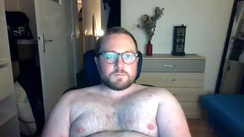 jeuneloup92 online show from October 21, 8:53 pm