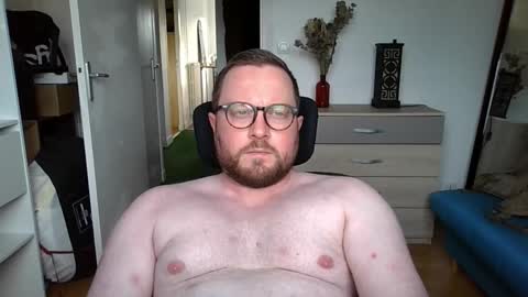 jeuneloup92 online show from October 31, 3:46 pm