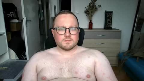 jeuneloup92 online show from April 14, 4:24 pm