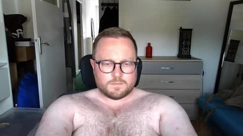 Snapshot of jeuneloup92 chatting on May 22, 2:33 pm jeuneloup92 online show from May 22, 2:33 pm