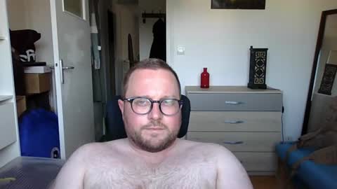 Snapshot of jeuneloup92 chatting on June 18, 4:33 pm jeuneloup92 online show from June 18, 4:33 pm