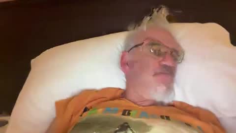 Snapshot of jewlronny chatting on February 17, 7:49 am jewlronny online show from February 17, 7:49 am