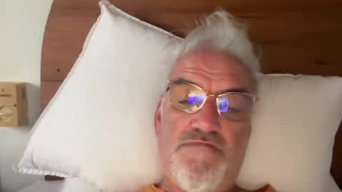 Snapshot of jewlronny chatting on March 3, 7:36 am jewlronny online show from March 3, 7:36 am