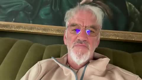 Snapshot of jewlronny chatting on March 11, 11:38 am jewlronny online show from March 11, 11:38 am